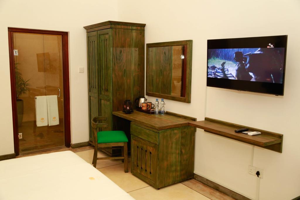 Tranquil Negombo Boutique Hotel Buitenkant foto