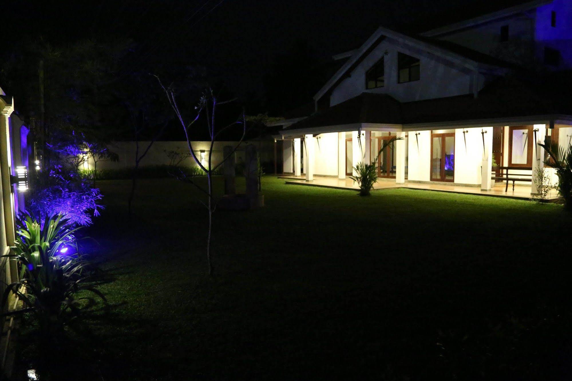 Tranquil Negombo Boutique Hotel Buitenkant foto