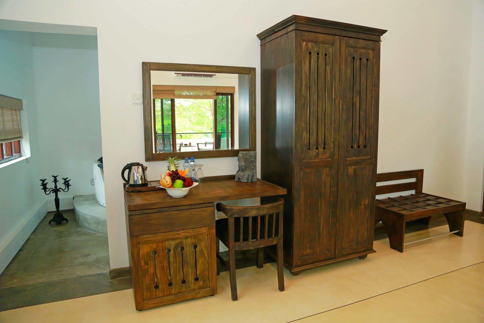 Tranquil Negombo Boutique Hotel Buitenkant foto