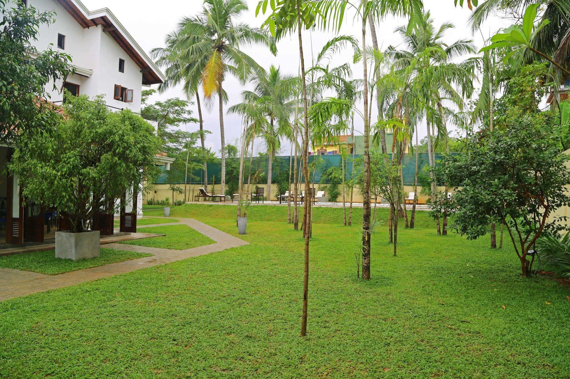 Tranquil Negombo Boutique Hotel Buitenkant foto