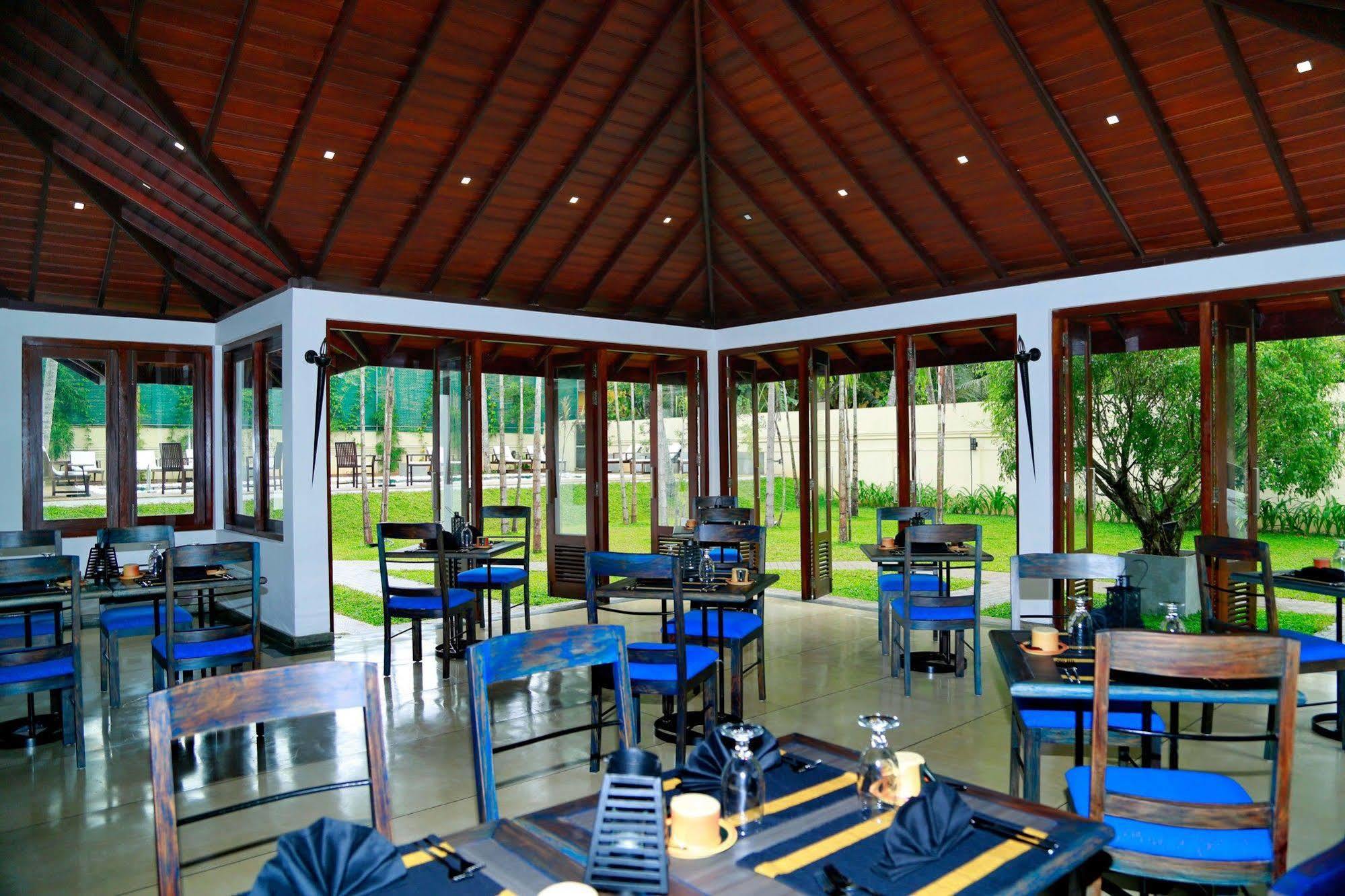 Tranquil Negombo Boutique Hotel Buitenkant foto