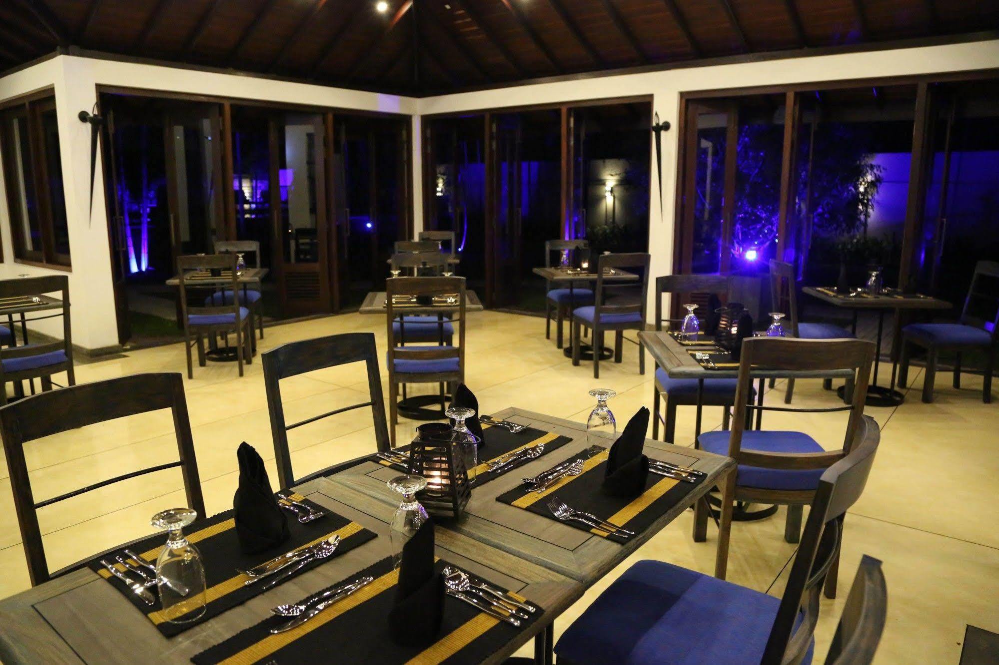 Tranquil Negombo Boutique Hotel Buitenkant foto