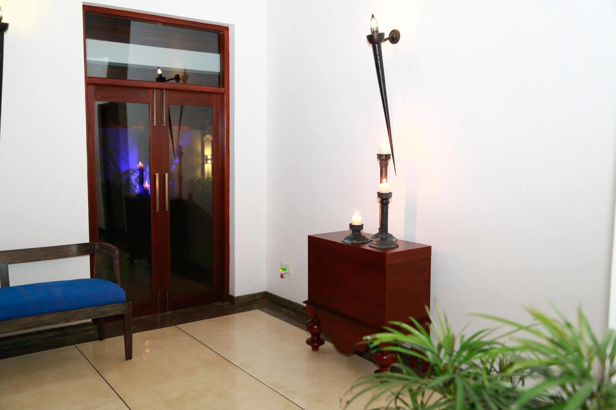 Tranquil Negombo Boutique Hotel Buitenkant foto