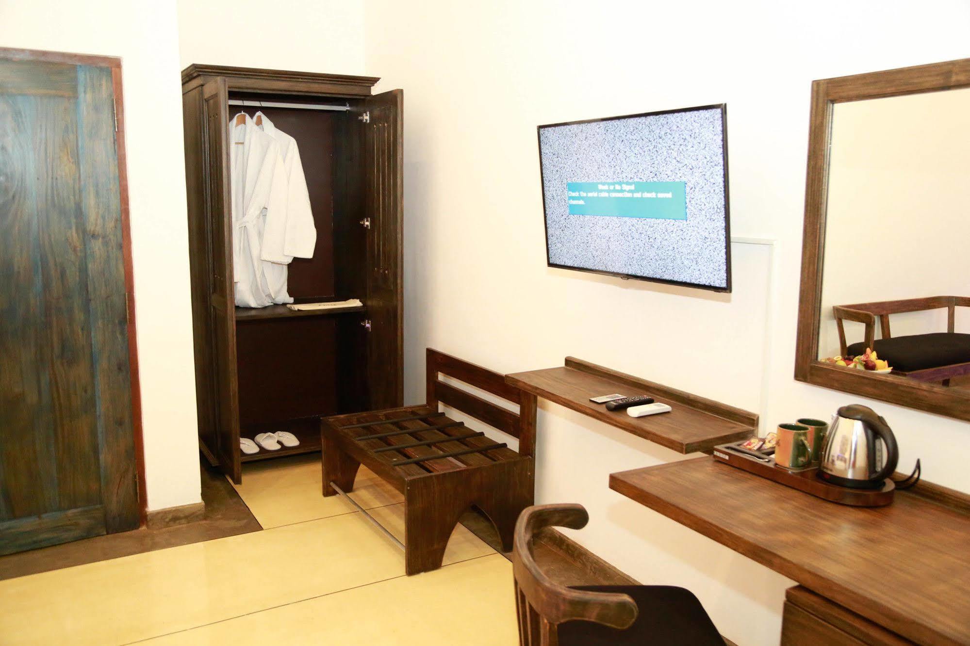 Tranquil Negombo Boutique Hotel Buitenkant foto